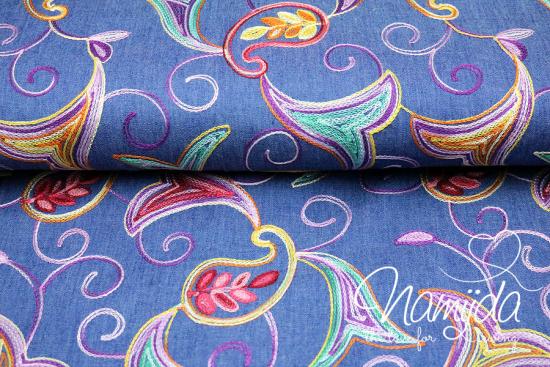 0,5 MTR. BUNT BESTICKTER BLuMEN JEANSSTOFF