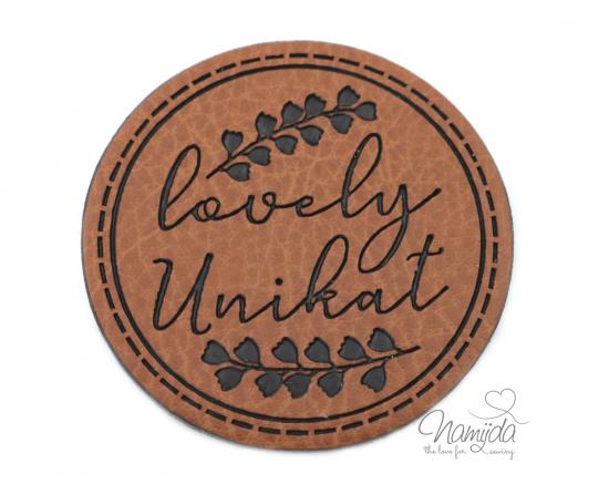 1 Stück - KuNSTLEDER LABEL - Lovely Unikat - AUFNÄHER MIT VORGEDRUCKTER NÄHNAHT - Kreis 40mm