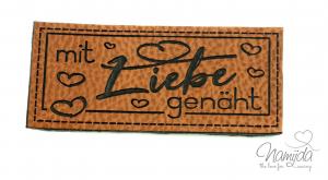 1 Stück - KuNSTLEDER LABEL RECHTECK - mit liebe genäht - AUFNÄHER MIT VORGEDRUCKTER NÄHNAHT - 70mm x 30mm